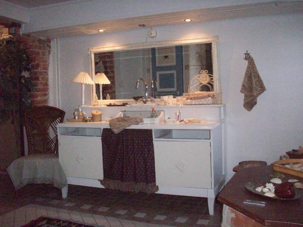 Hotel Brinkin Wanha Pappila Kokkola  Pokoj fotografie
